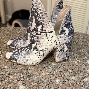 Steve‎ Madden Black and White Snakeskin Heeled Boots